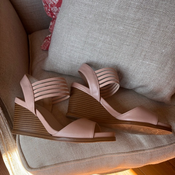 Life Stride Soft System Sandals. Worn 3 times. - Picture 3 of 8